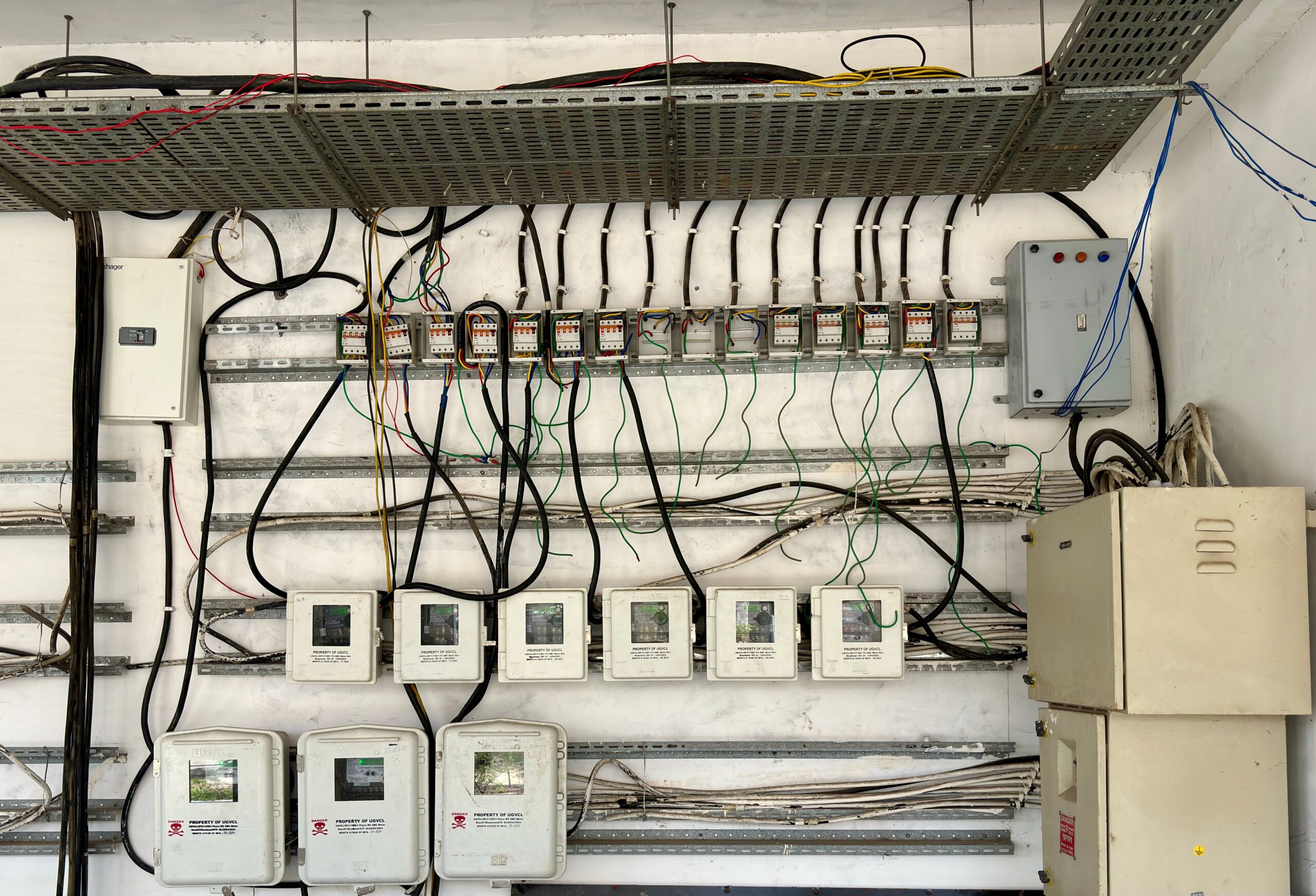 5 Best Fuse Box Installers in Leeds – Find support for electrical system updates
